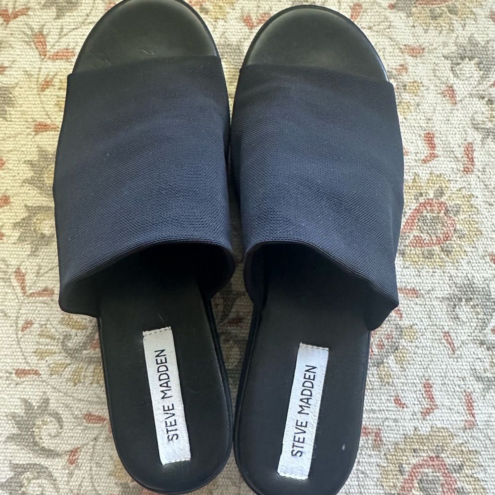Steve Madden slinky wedge sandal